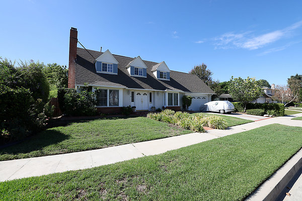582A Front Ext LS 0289