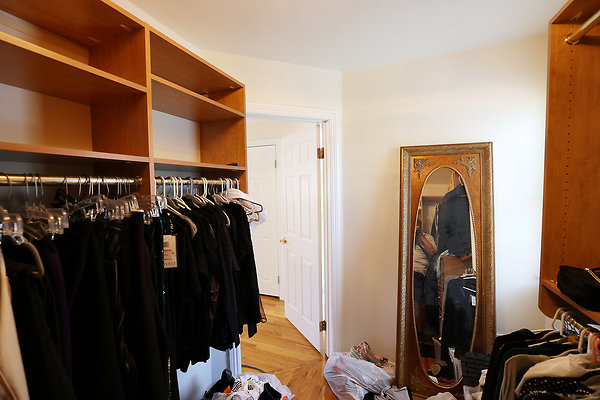 582A Master Bedroom Closet 0276 582A Master Bedroom Closet 0276