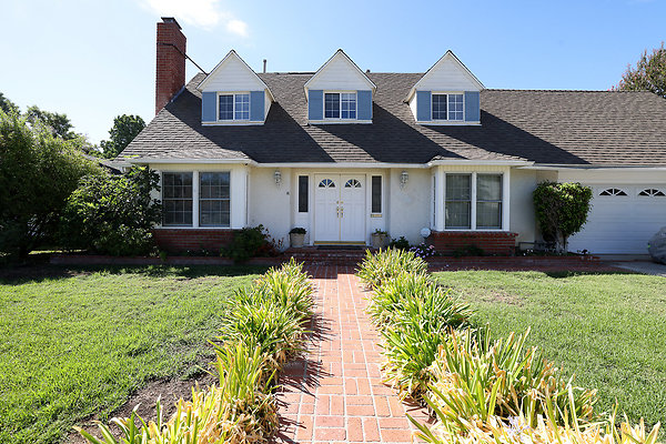 582A Front Ext 0297
