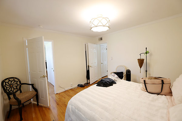 582A Bedroom1 0241