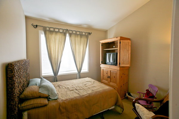 Guest Bedroom1 1