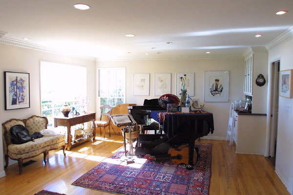 Living Room Piano 5196 1