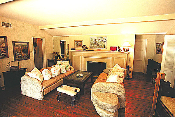Living Room 0033