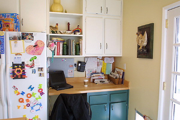 Kitchen Desk 0067 17 1