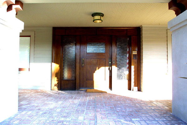 Front Door CU - 142-4263 IMG 1