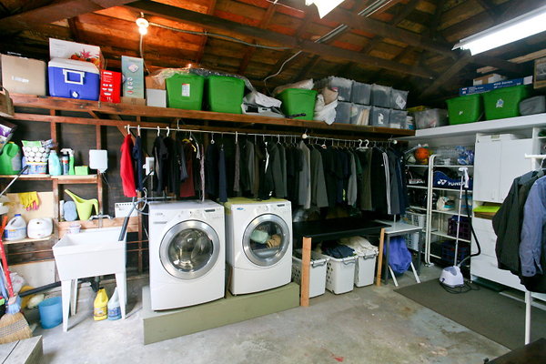 Garage Laundry Area 0074 1