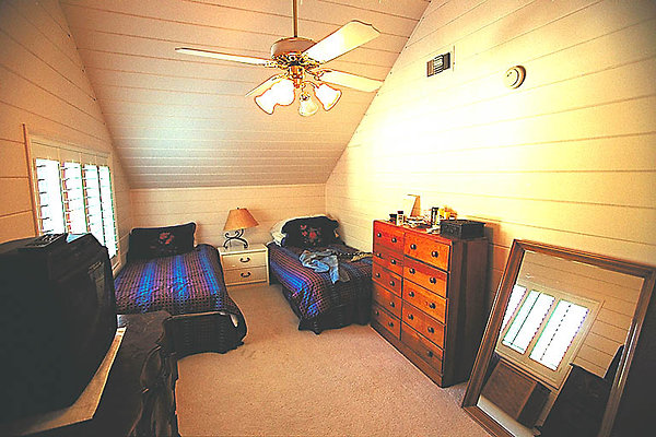 Spare Bedroom IMG0037