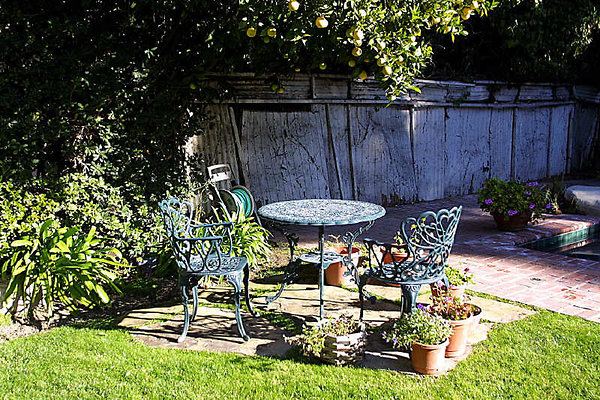 Backyard Table 1387 3 1