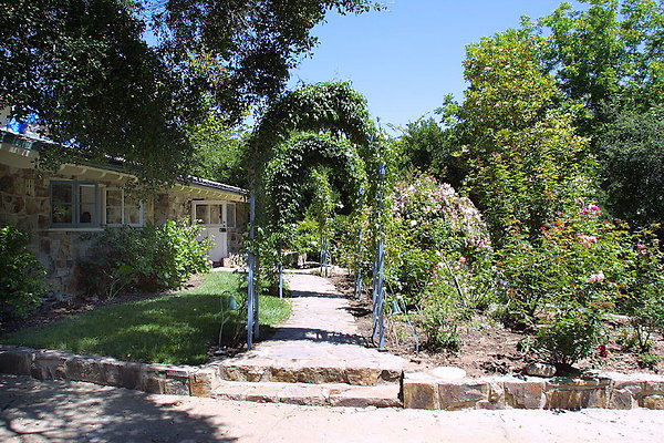 Garden Entrance 0078 21 1