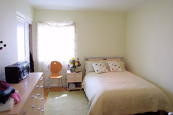 Bedroom1-1 4