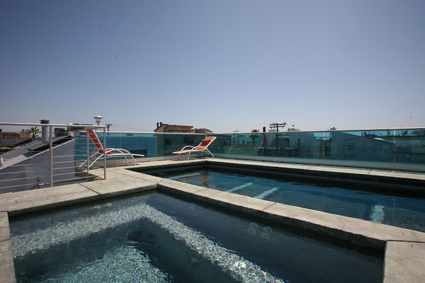Roof Glass Bottomed Pool 0164 1