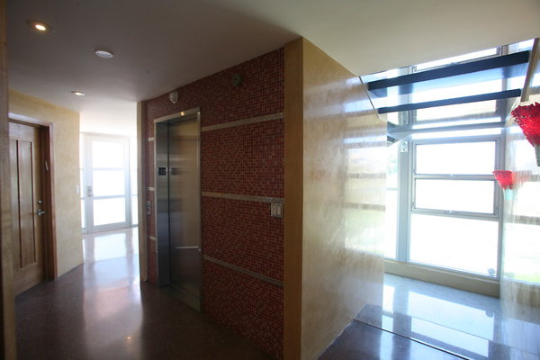 2nd Floor Hallway 0034 1