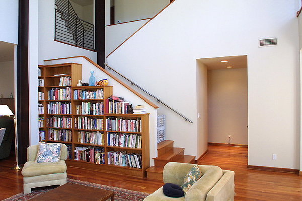 Living Room &amp; Staircase 0062 19 1