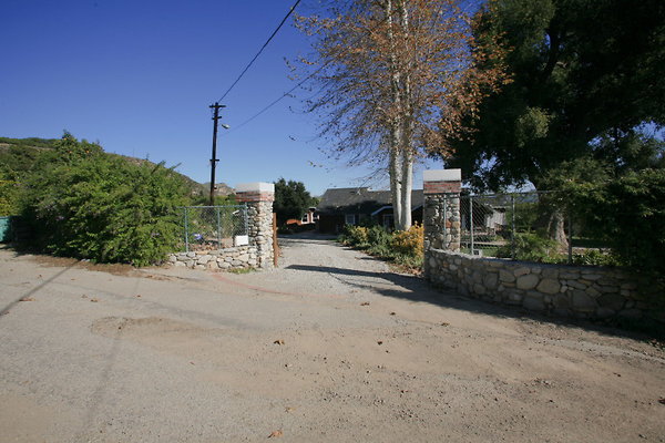 Driveway Gate LS1 1