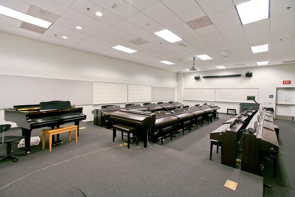 S2 Room 216 Group Piano Classroom 0536 1