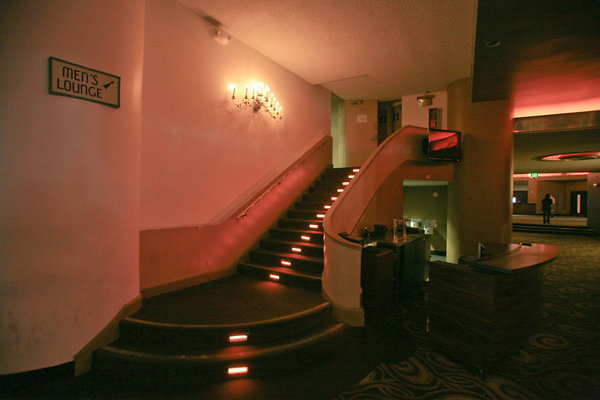 Mens Lounge Stairway 0008 1