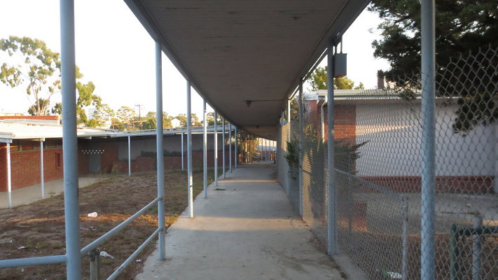 Central Walkway 0140 1