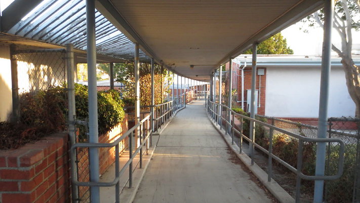 Central Walkway 0141 1
