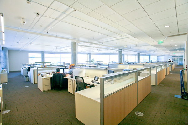 829 Modern Office Suite w Cubicles