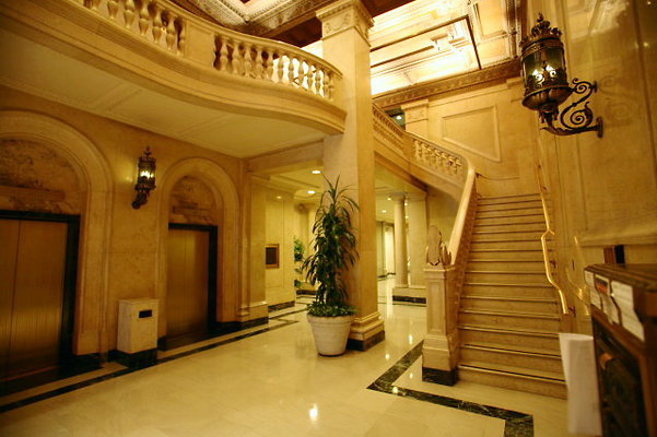 Main Floor Elevator Lobby 0131 1
