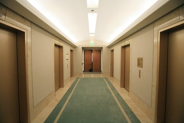 4th Floor Elevator Lobby 0021 1