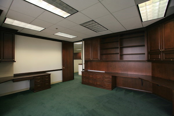 Suite 900 Executive Office LS 0098 1