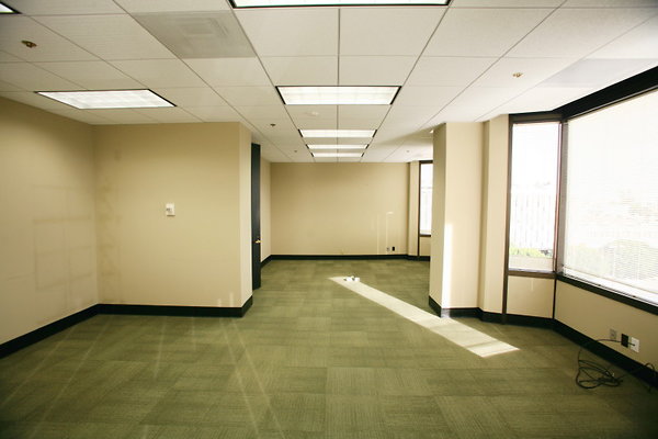 Suite 410 Office 0033 1