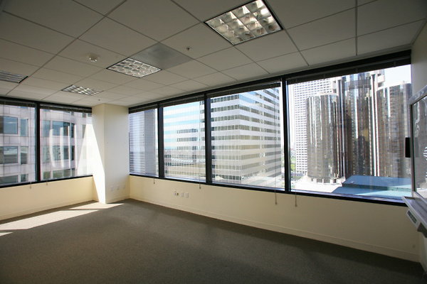 Suite 800 Office 0394 1