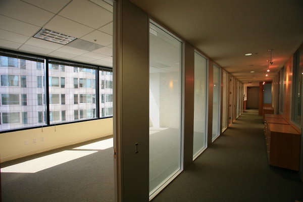 Suite 800 Hallway &amp; Office 0409 1