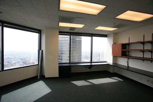 25th Floor Office 0258 1