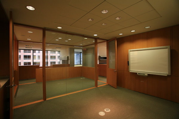 Suite 800 Small Conference Room3 0443 1