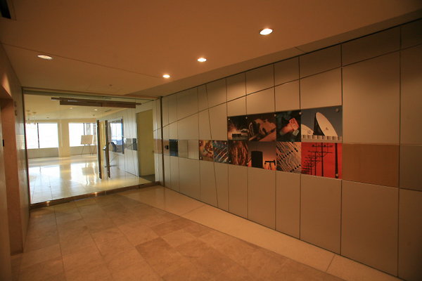 Suite 800 Elevator Lobby 0507 1