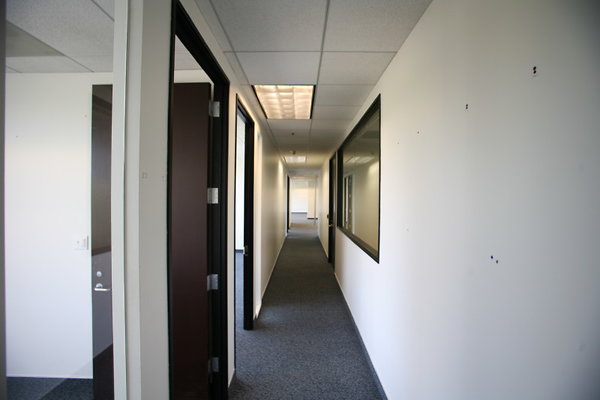 656A Suite 500 Office Hallway2 1