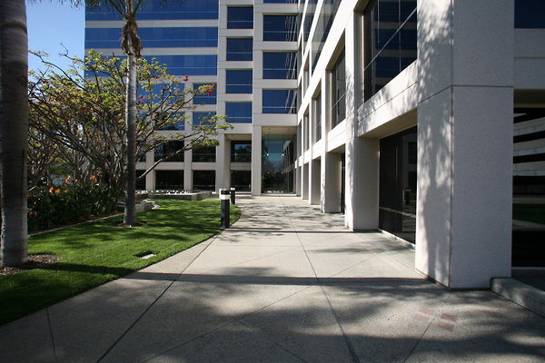 656A Plaza Walkway6 1