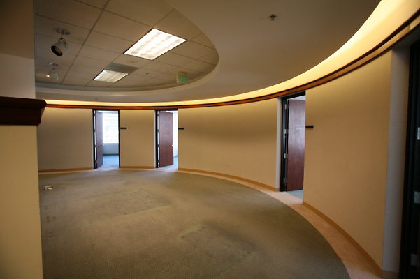 4th Floor Curved Office Hallway 0077 1