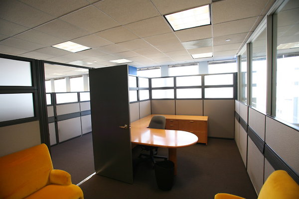 Suite 610 Cubicle Office 0071 1