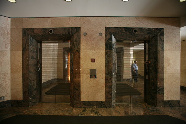 656B Lobby Elevators 0027 1