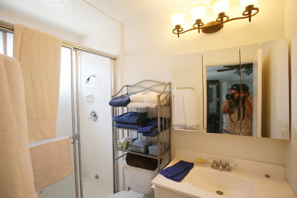 UnitA Bedroom2 Bathroom 0102 1
