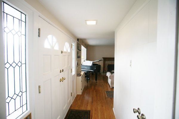 582A Front Entry3