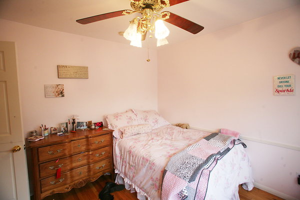 582A Girls Bedroom 0091