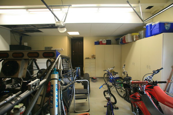 619A Garage1 1 1