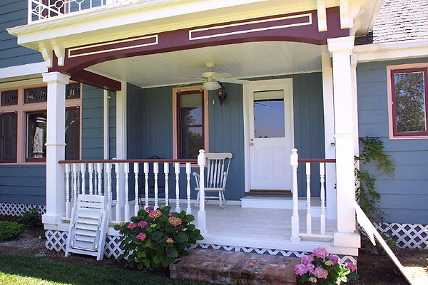 Porch RS Front 0051 25 1