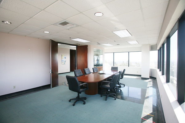 Suite 500 Executive Office Conference Room 0472 1