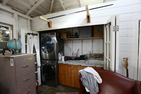 Garage Laundry 0071 1