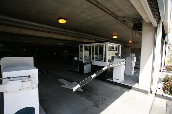 656A Parking Garage Exit 0081 1