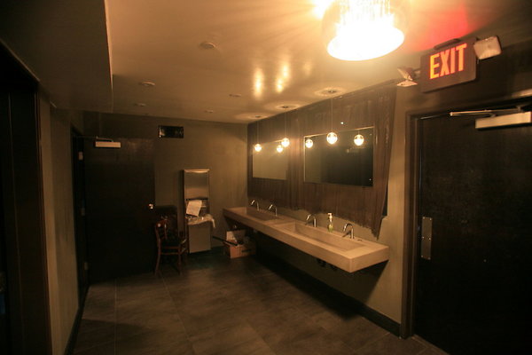 451A VIP Women&apos;s Bathroom 0058 1