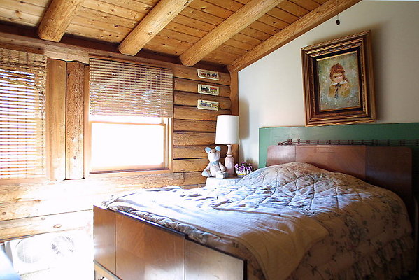 036A Cabin Bedroom 0124 4 1