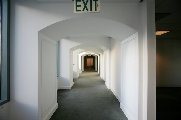 Suite 500 Hallway 0177