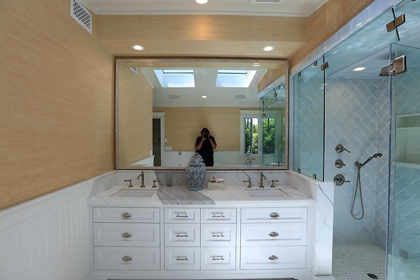 Master Bathroom 0125