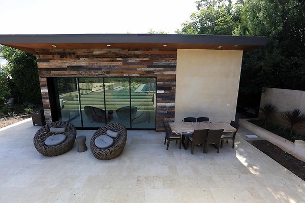 701A Pool House Patio 0215